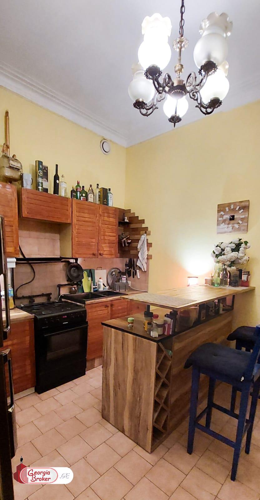 იყიდება ახალი გარემონტებული 4 ოთახიანი ბინა