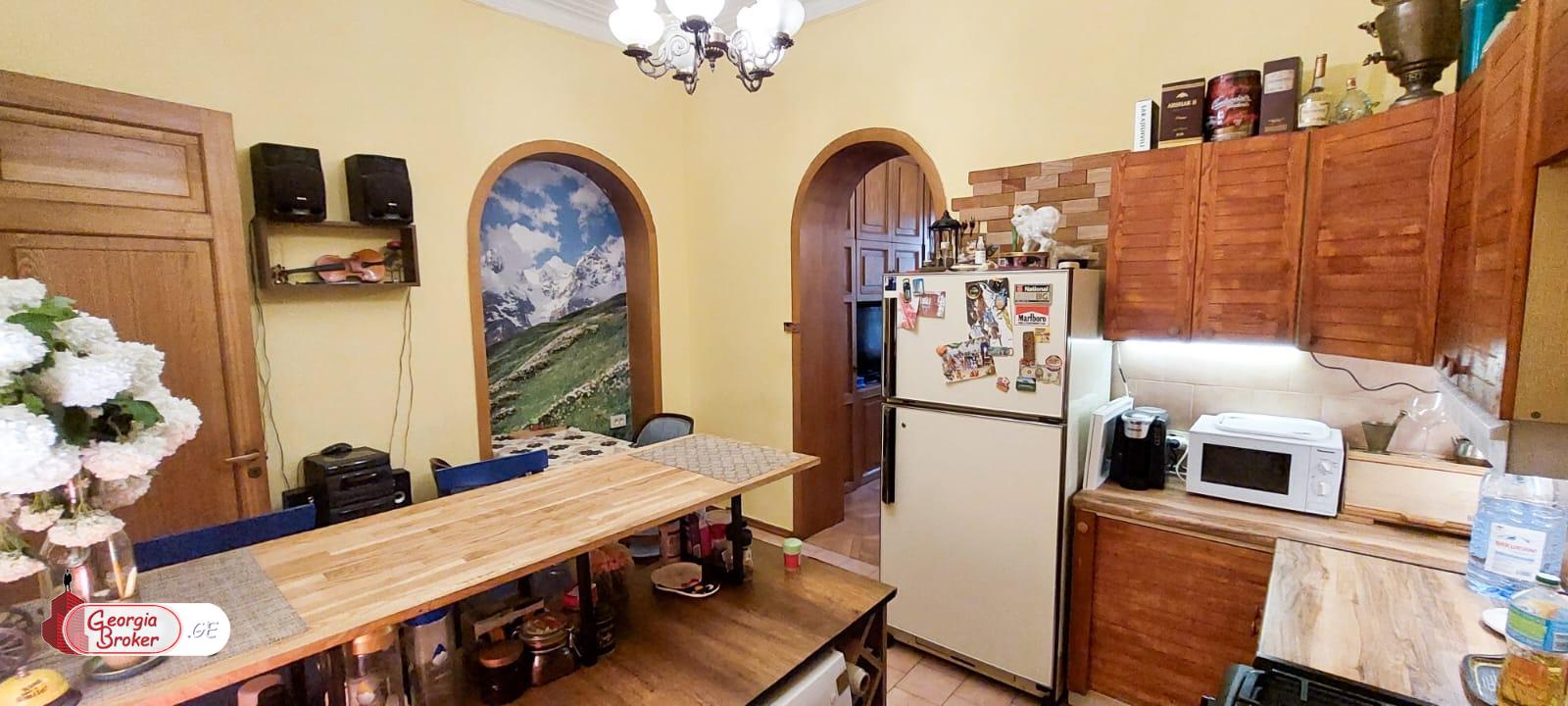 იყიდება ახალი გარემონტებული 4 ოთახიანი ბინა