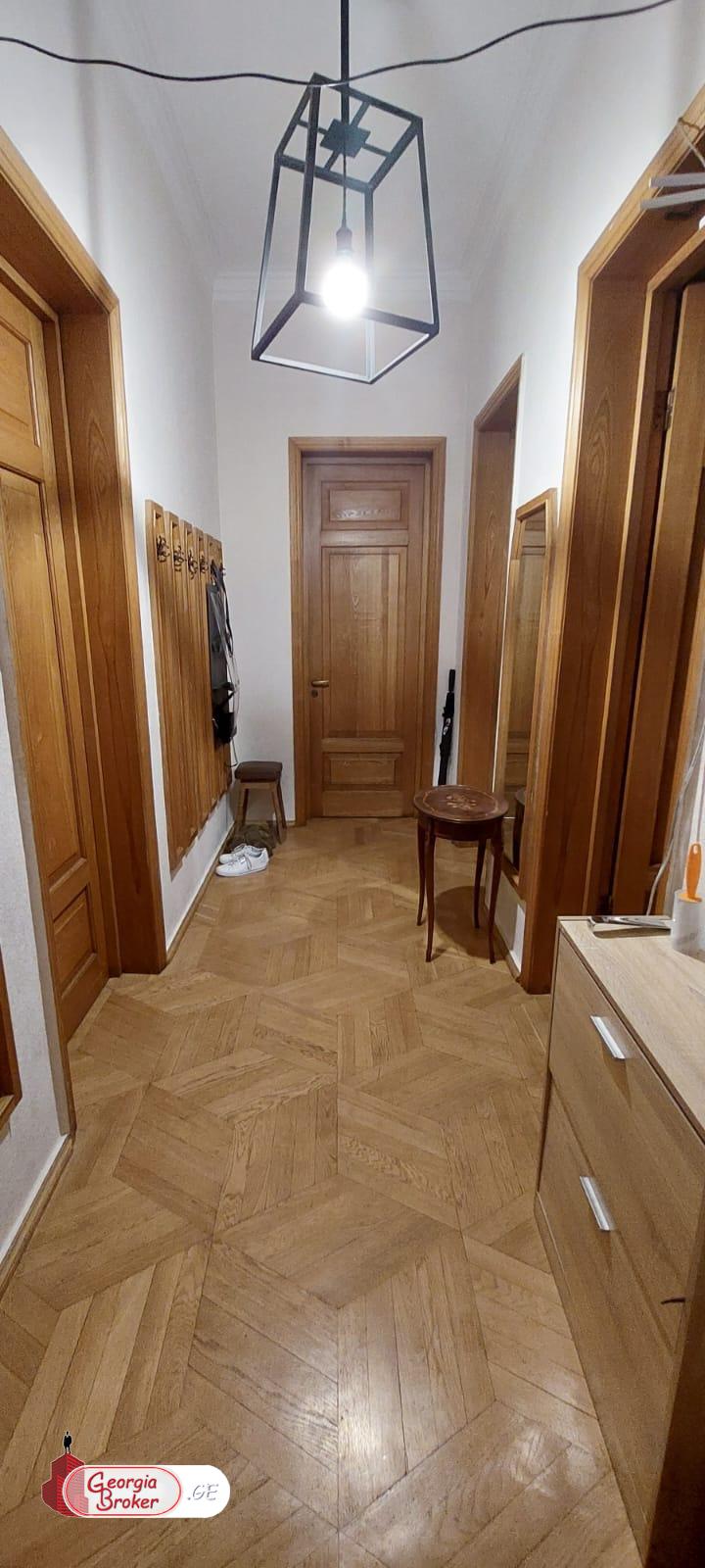 იყიდება ახალი გარემონტებული 4 ოთახიანი ბინა