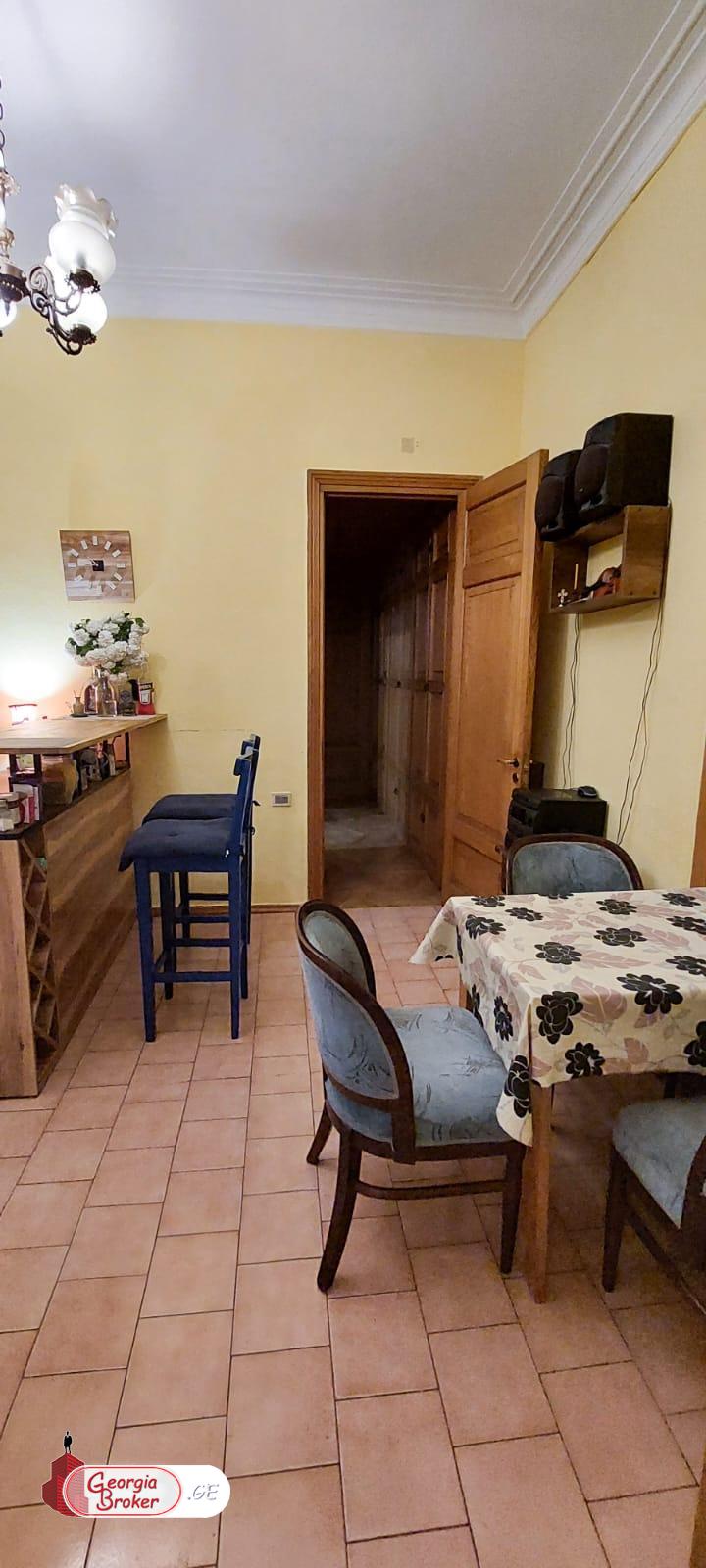 იყიდება ახალი გარემონტებული 4 ოთახიანი ბინა