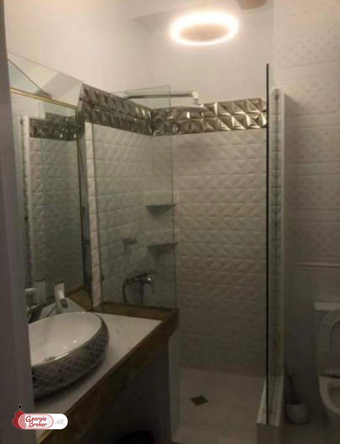 продается квартира с новым ремонтом 2-комнаты