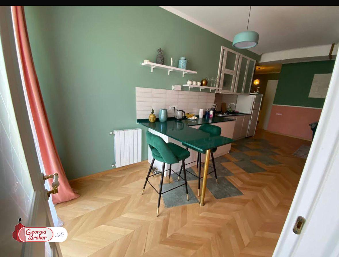 продается квартира с новым ремонтом 2-комнаты