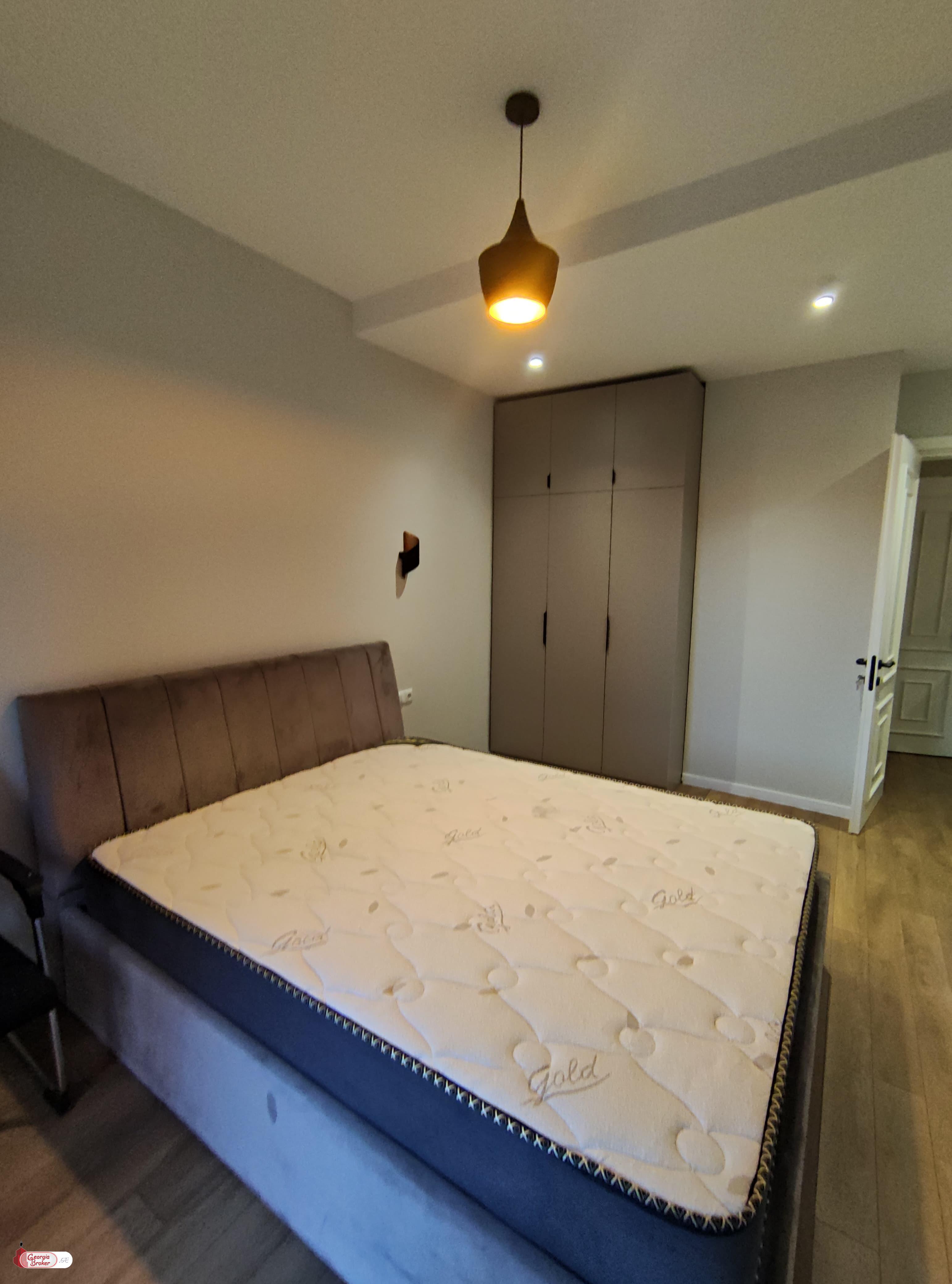 იყიდება ახალი გარემონტებული 3 ოთახიანი ბინა