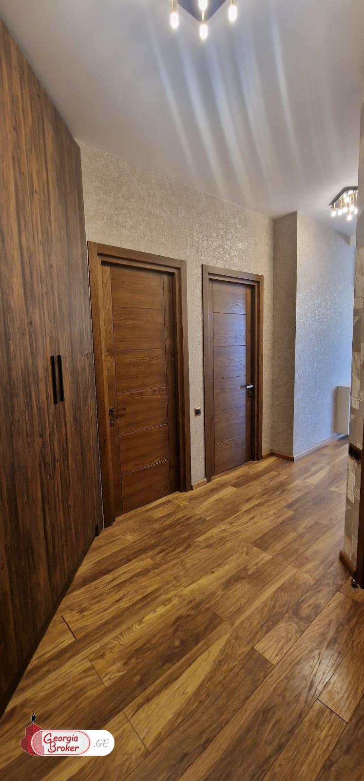 იყიდება ახალი გარემონტებული 3 ოთახიანი ბინა