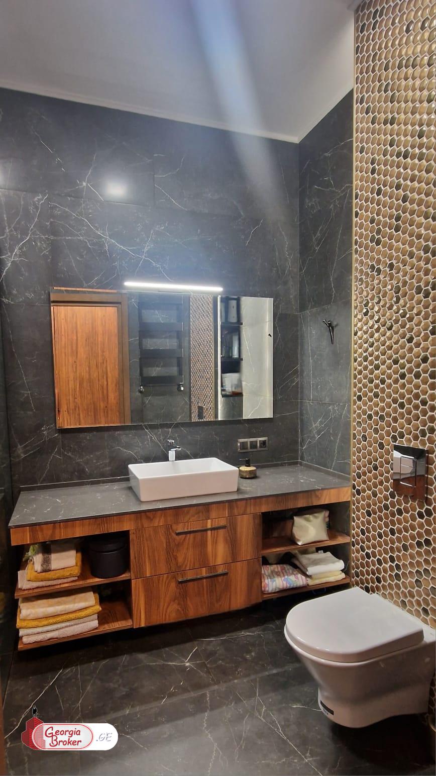 იყიდება ახალი გარემონტებული 3 ოთახიანი ბინა