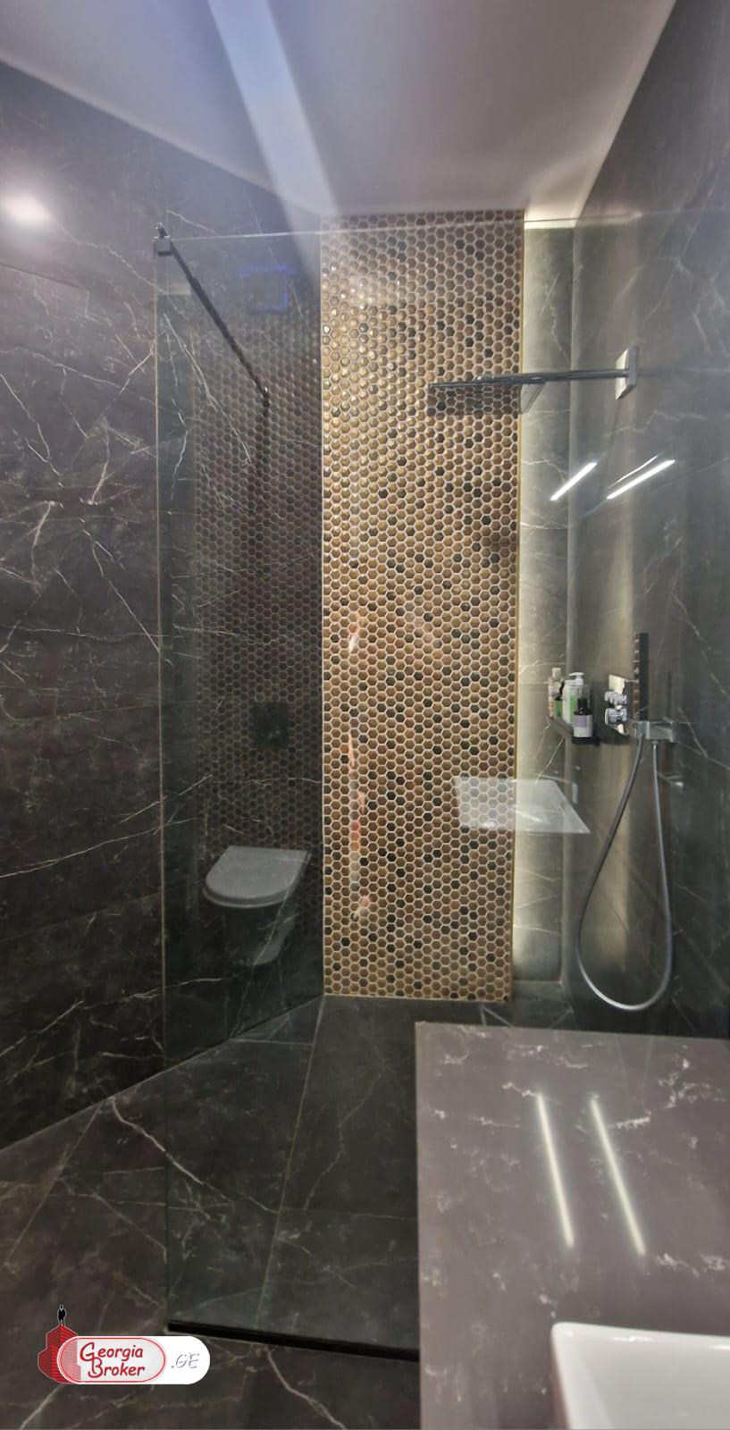 იყიდება ახალი გარემონტებული 3 ოთახიანი ბინა