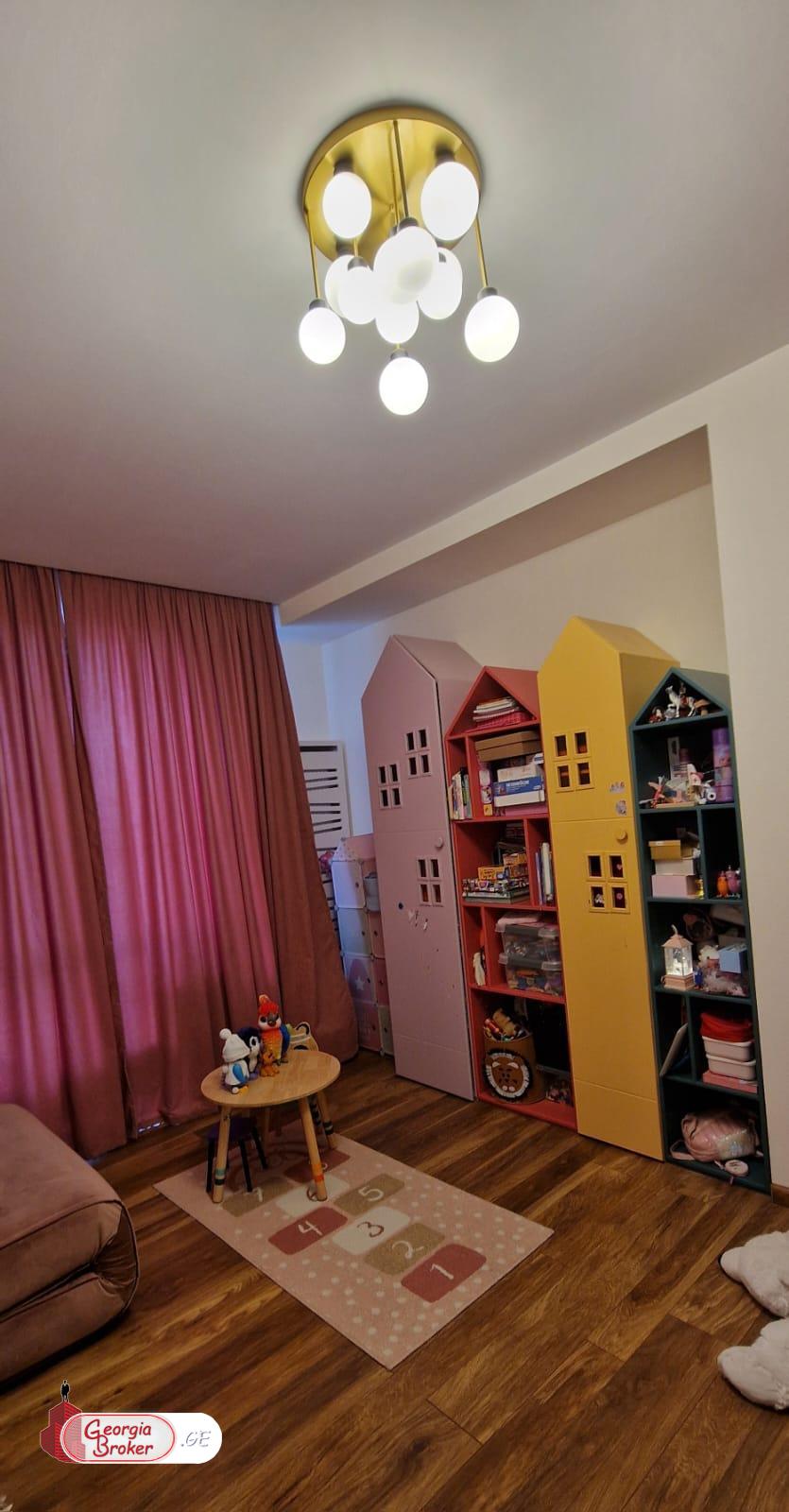 იყიდება ახალი გარემონტებული 3 ოთახიანი ბინა