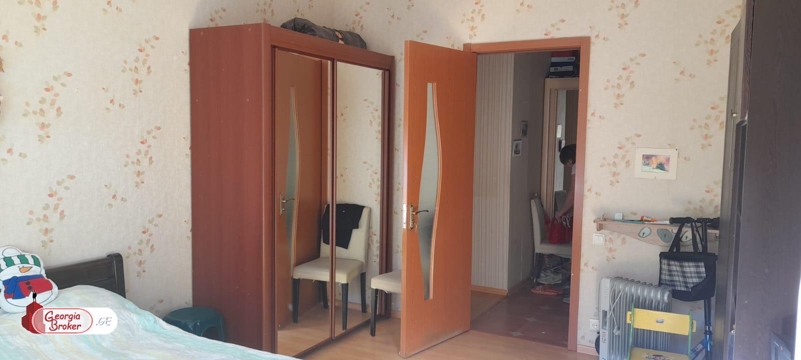 продается квартира с новым ремонтом 3-комнаты