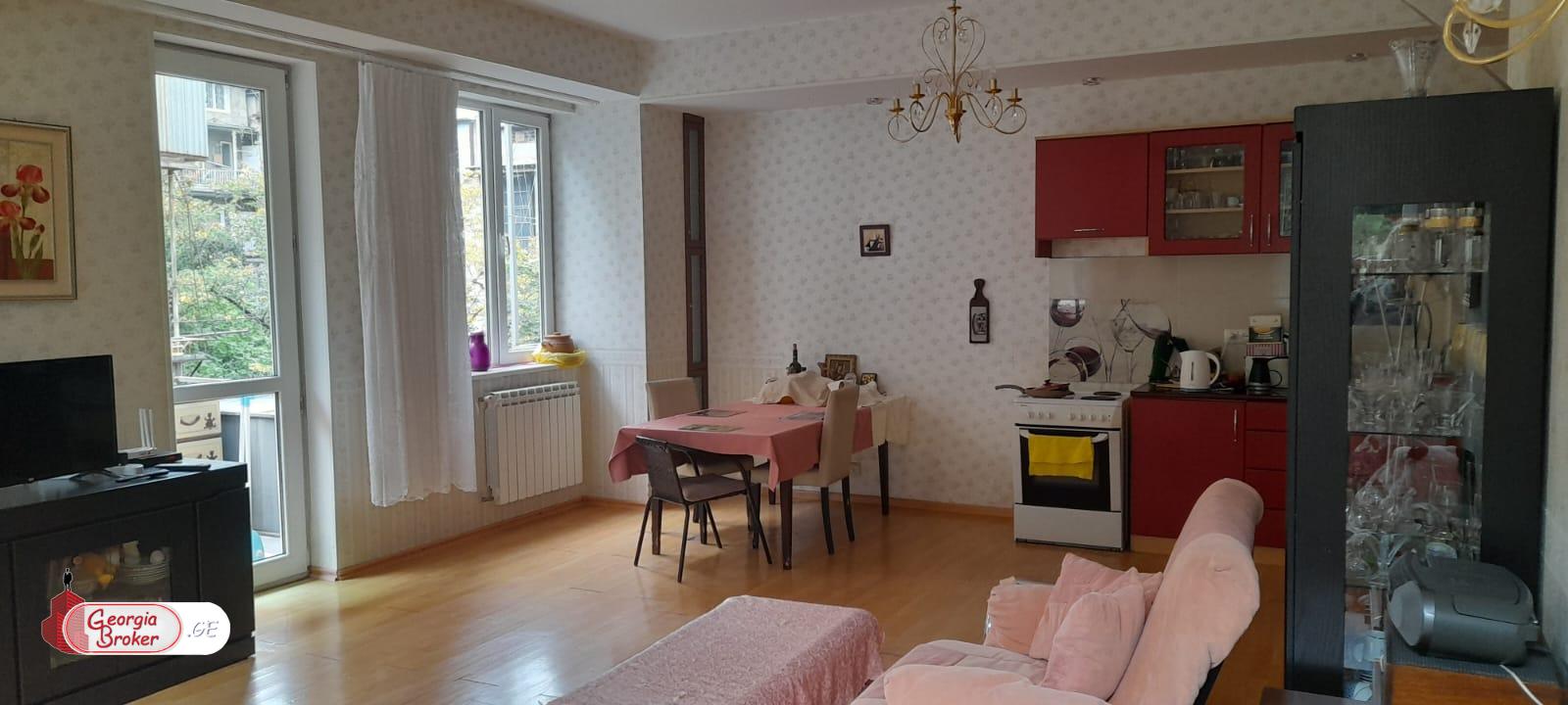 продается квартира с новым ремонтом 3-комнаты