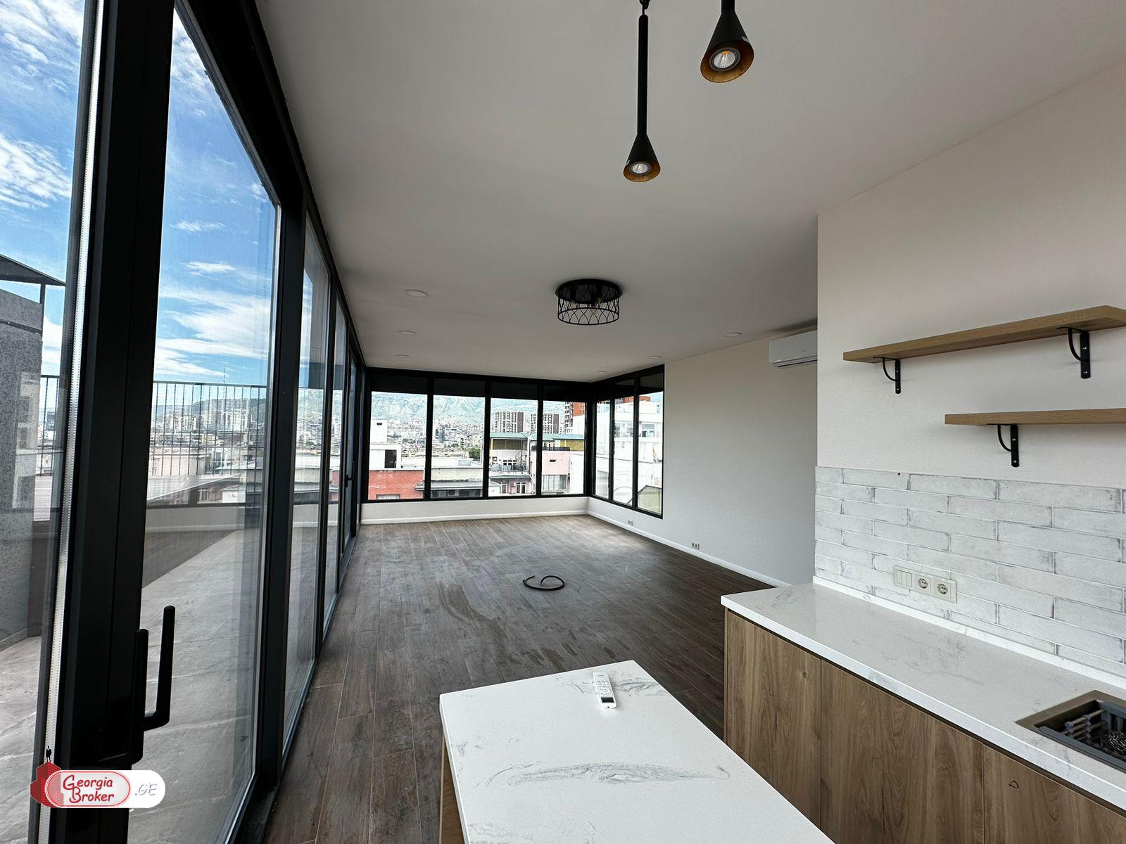 იყიდება ახალი გარემონტებული 6 ოთახიანი ბინა