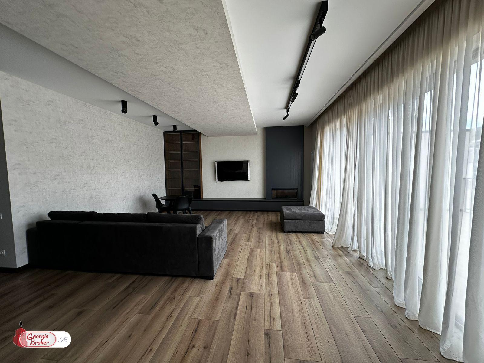 იყიდება ახალი გარემონტებული 6 ოთახიანი ბინა