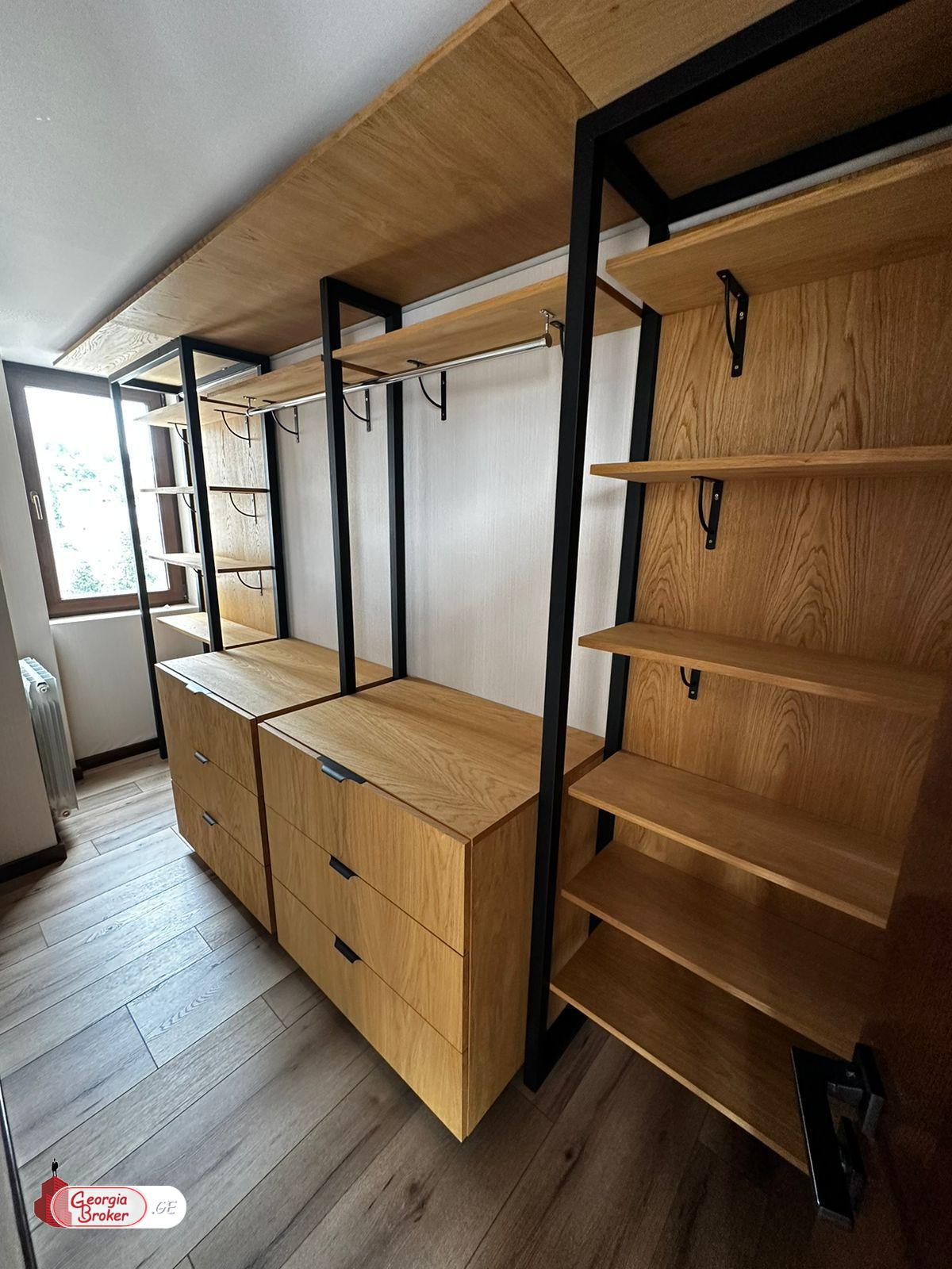 იყიდება ახალი გარემონტებული 6 ოთახიანი ბინა