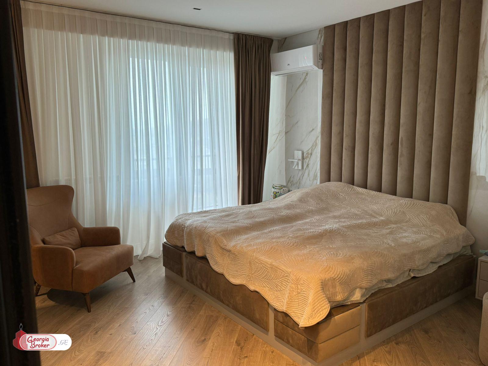 იყიდება ახალი გარემონტებული 5 ოთახიანი ბინა