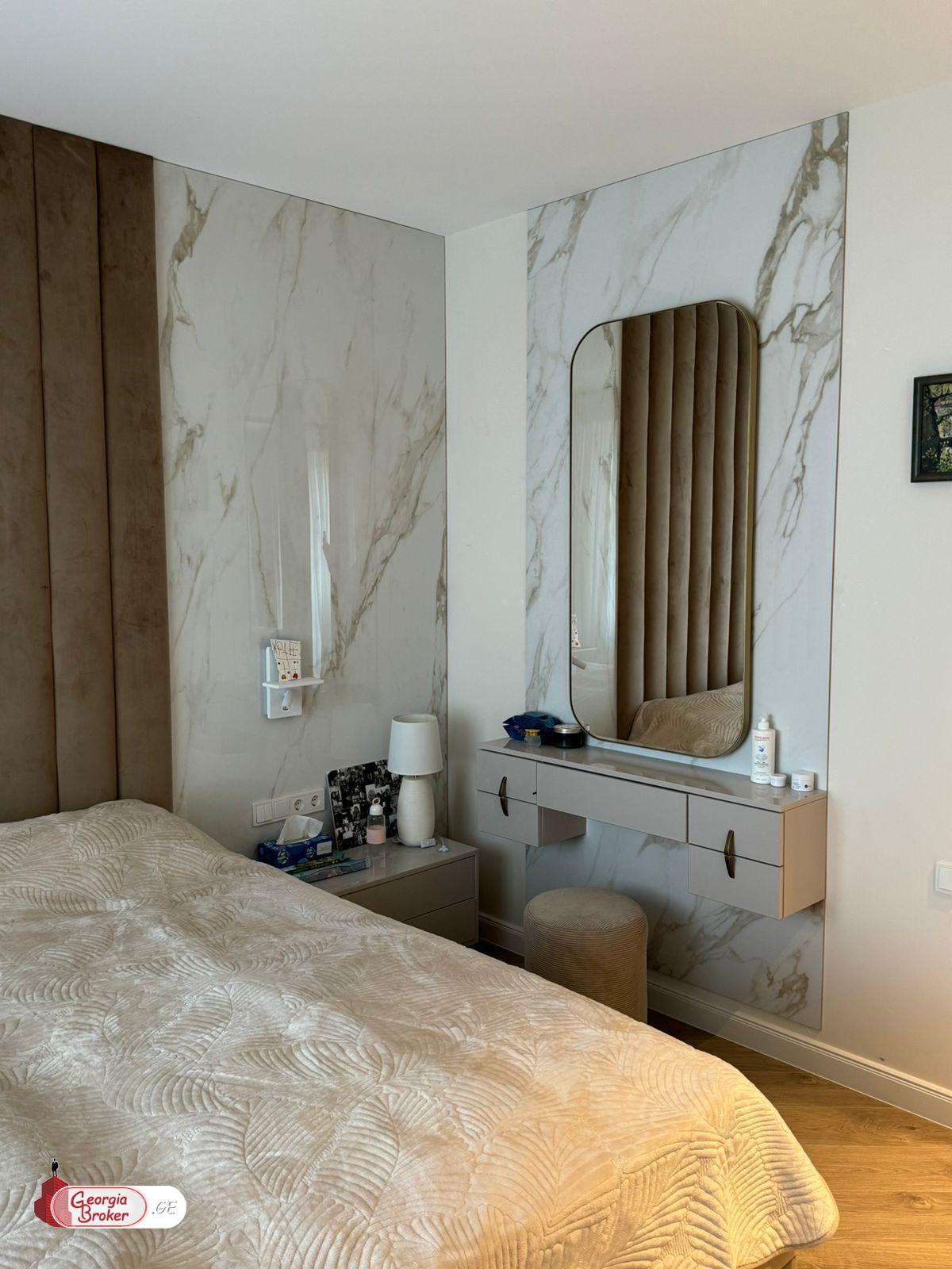 იყიდება ახალი გარემონტებული 5 ოთახიანი ბინა