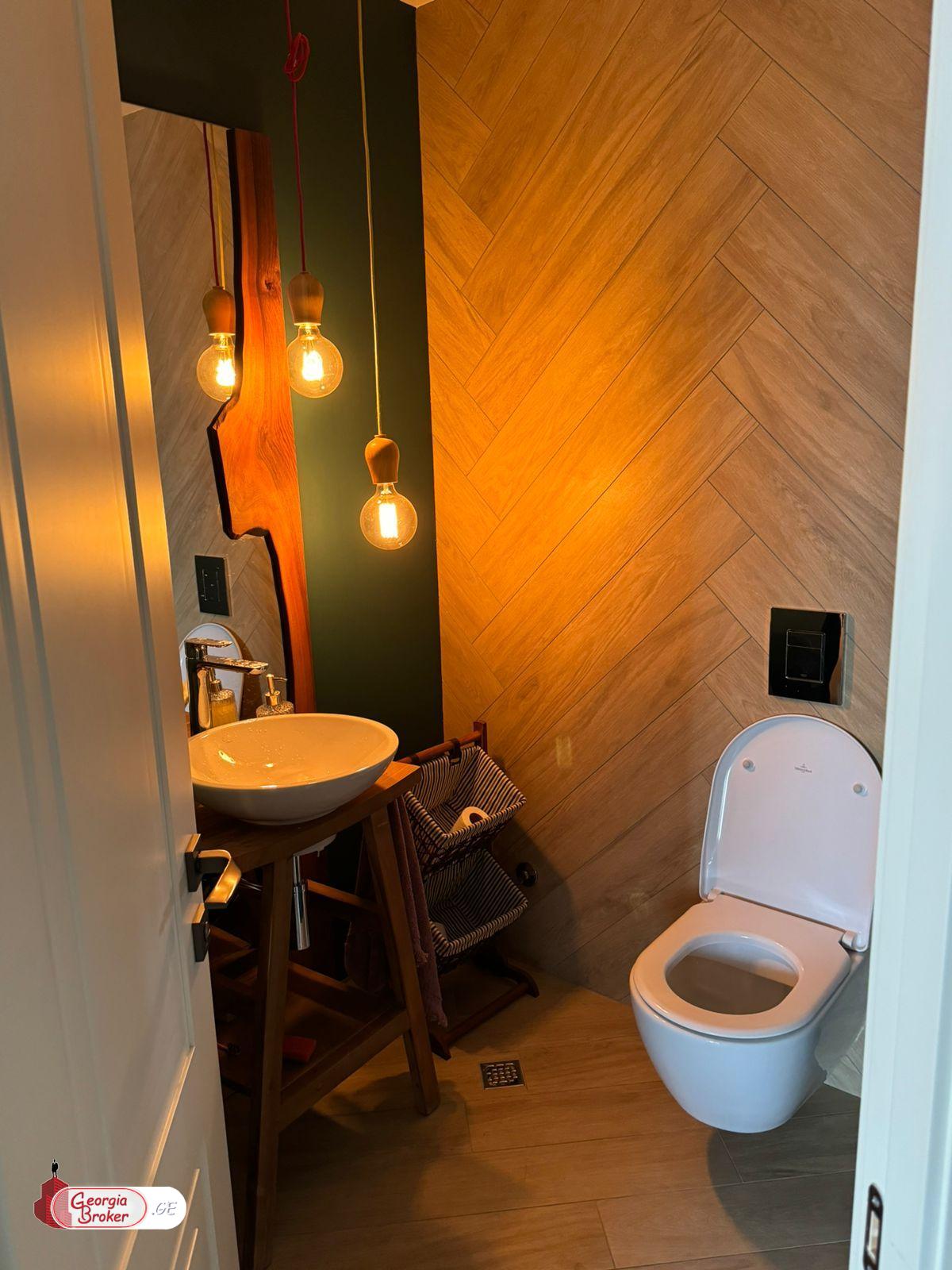 იყიდება ახალი გარემონტებული 5 ოთახიანი ბინა