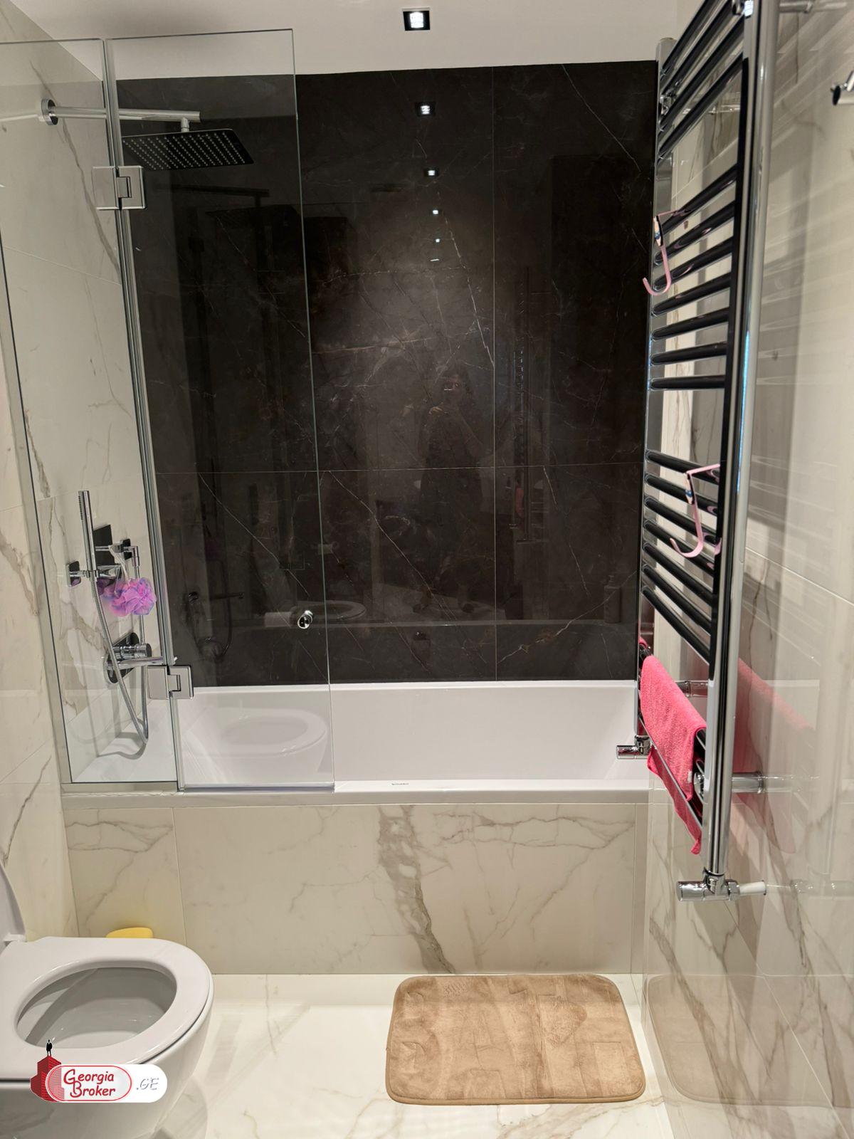 იყიდება ახალი გარემონტებული 5 ოთახიანი ბინა