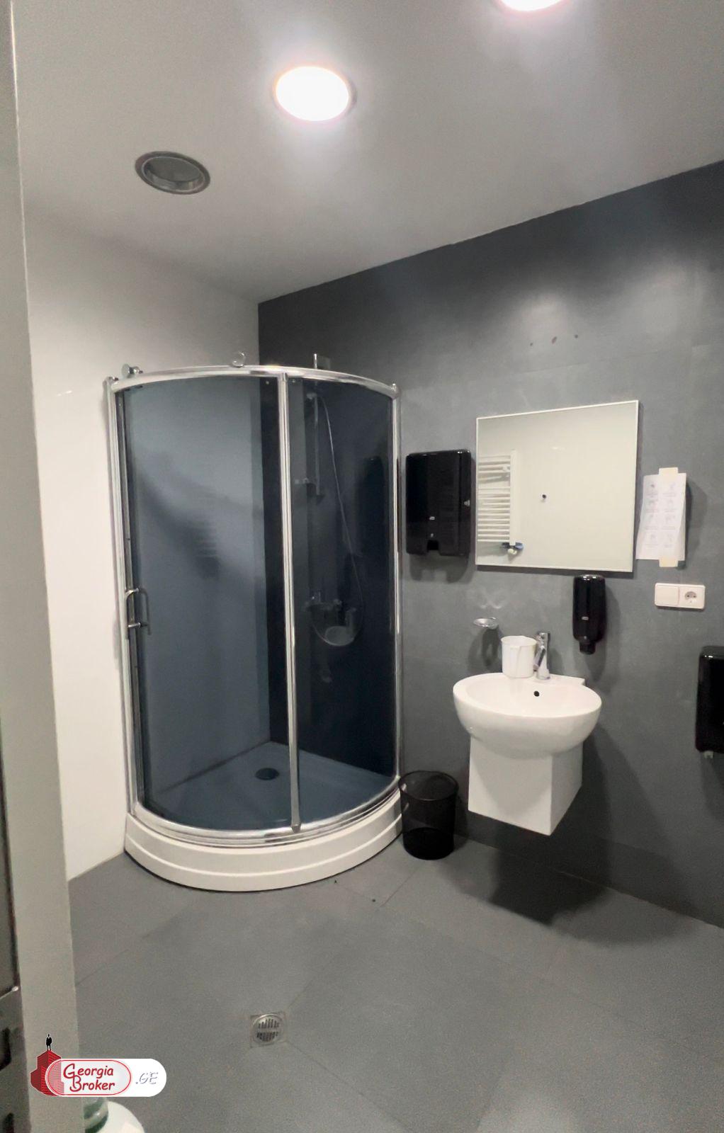 იყიდება ახალი გარემონტებული საოფისე ფართი