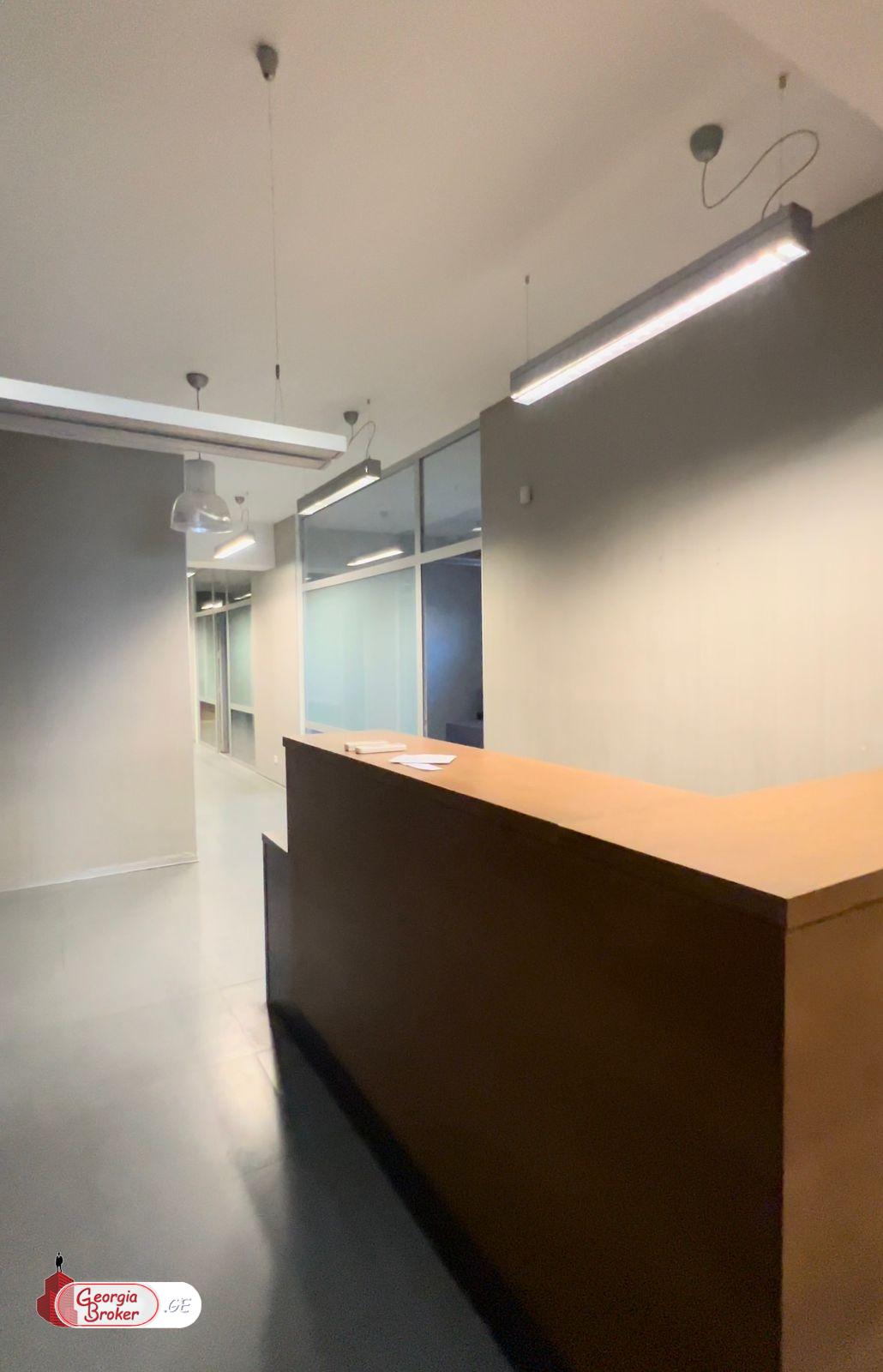 იყიდება ახალი გარემონტებული საოფისე ფართი