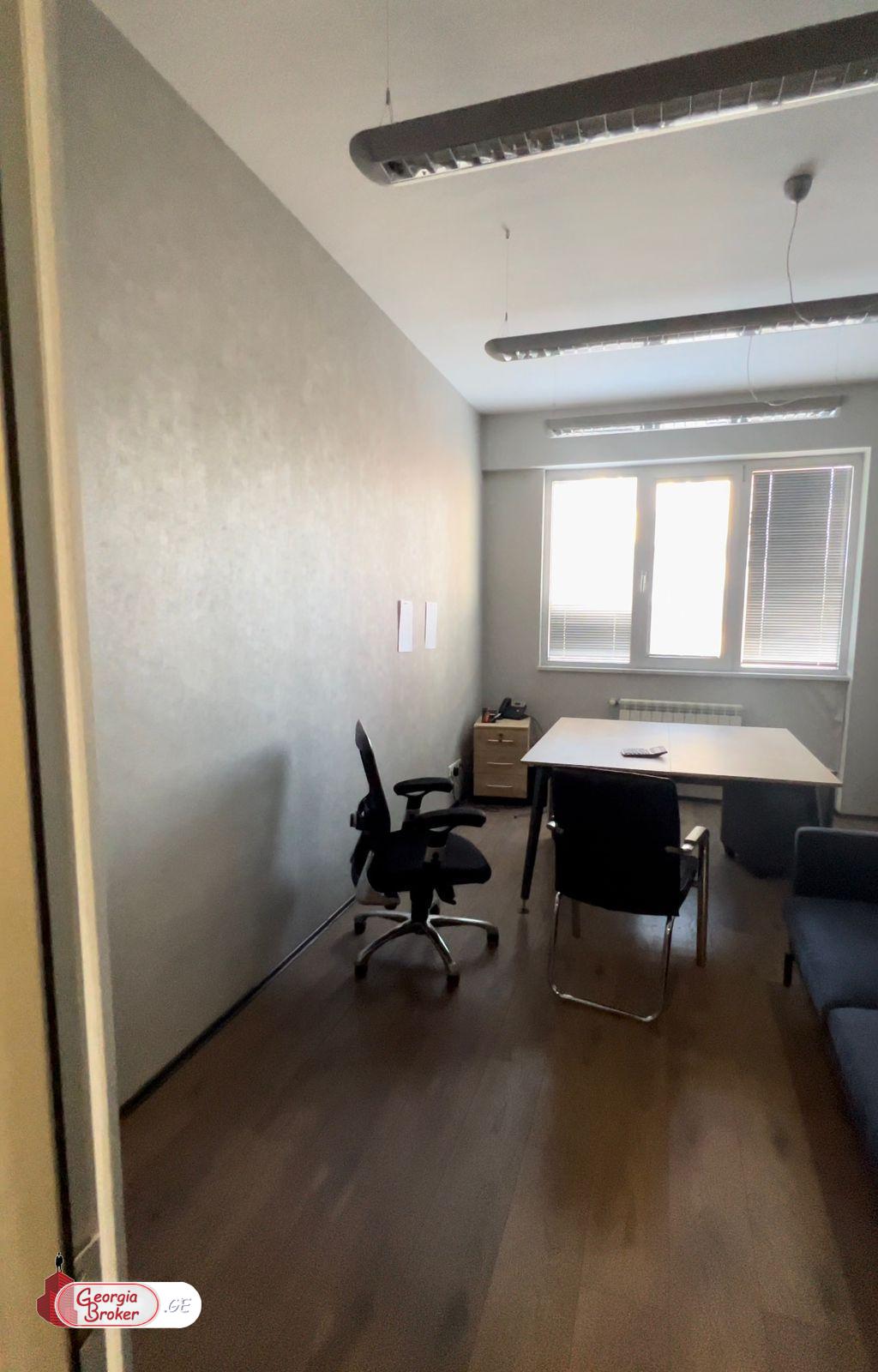 იყიდება ახალი გარემონტებული საოფისე ფართი