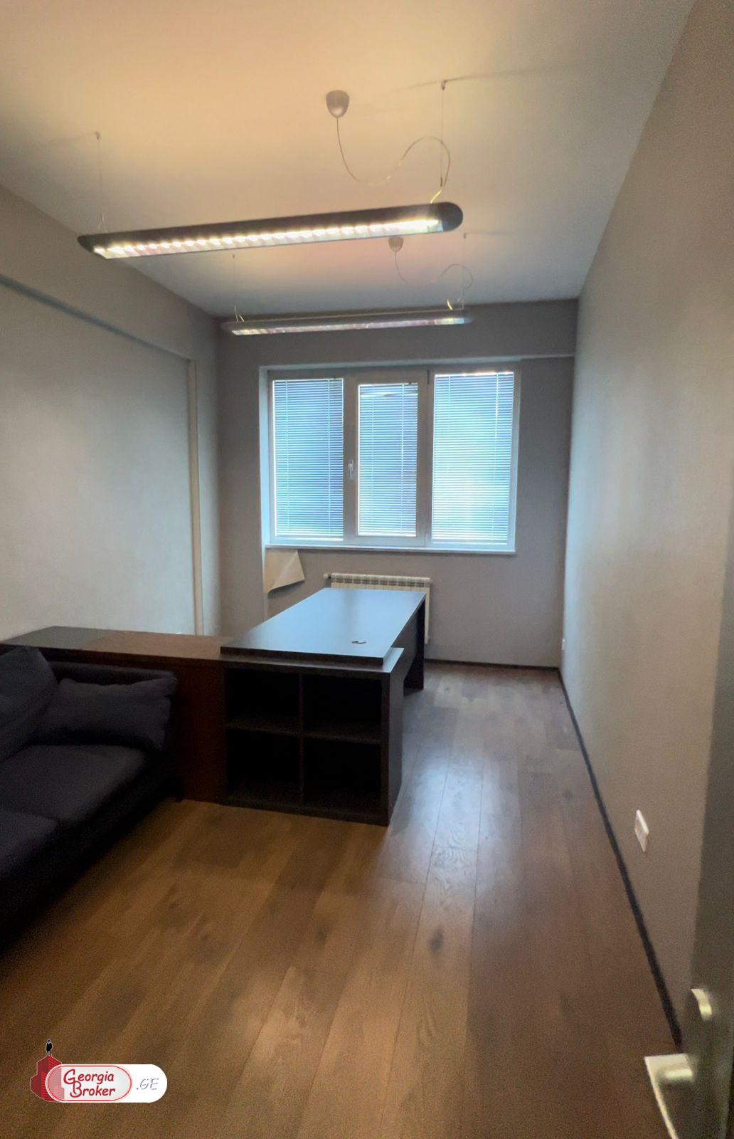 იყიდება ახალი გარემონტებული საოფისე ფართი