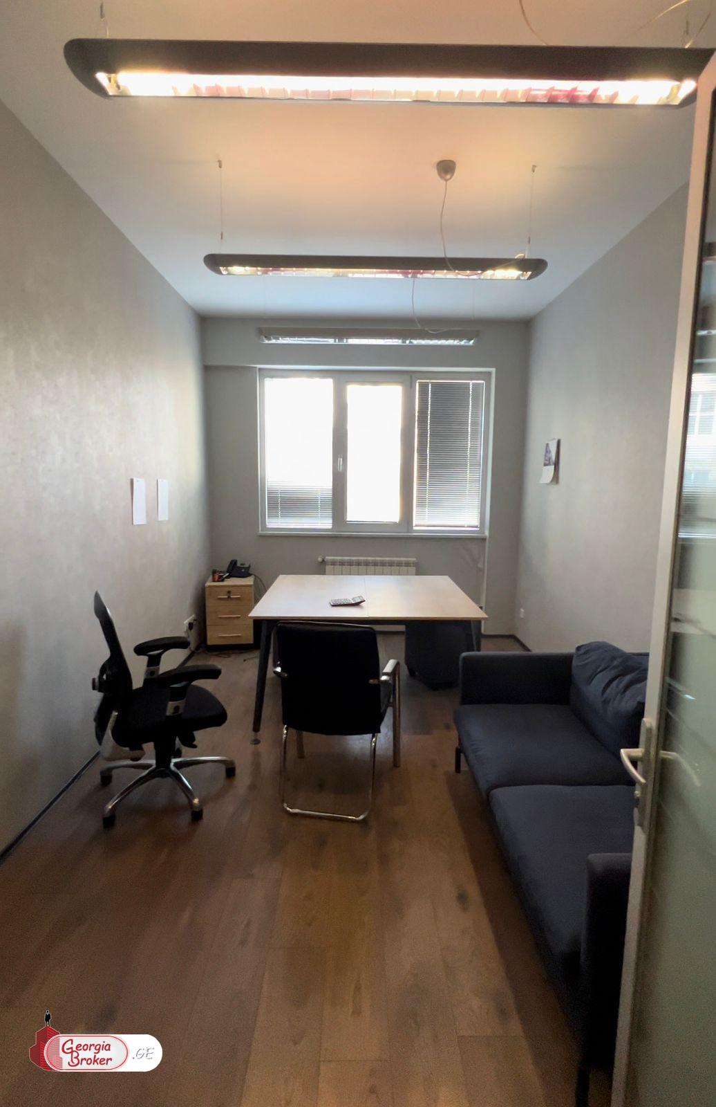 იყიდება ახალი გარემონტებული საოფისე ფართი