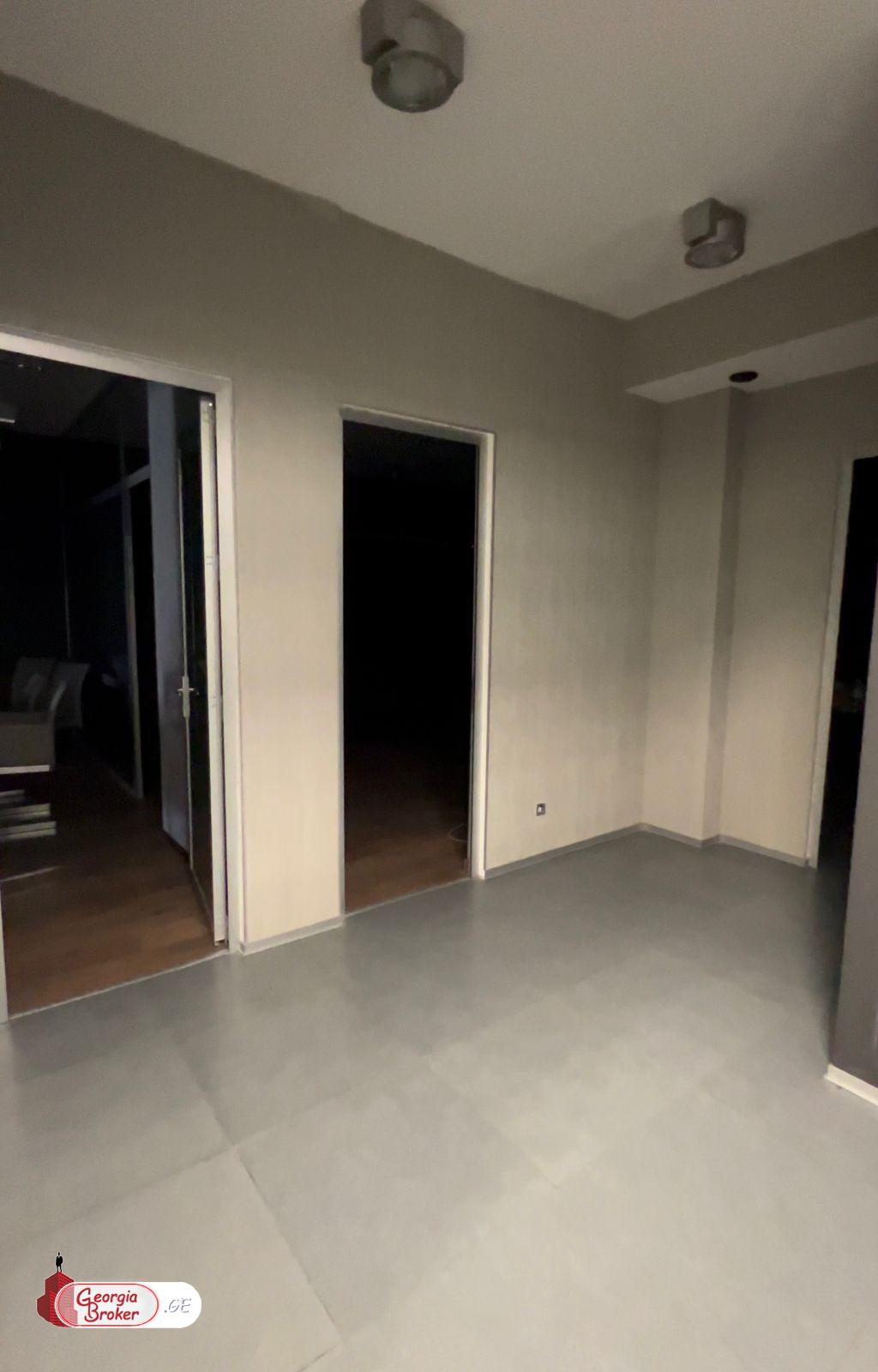 იყიდება ახალი გარემონტებული საოფისე ფართი