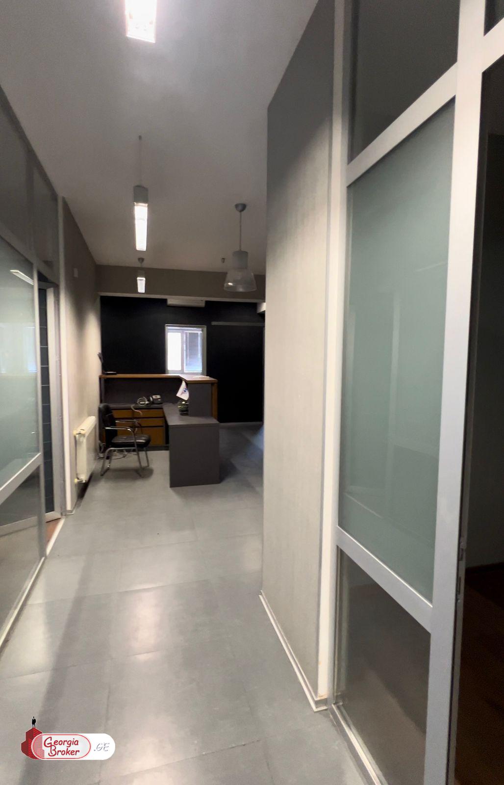 იყიდება ახალი გარემონტებული საოფისე ფართი