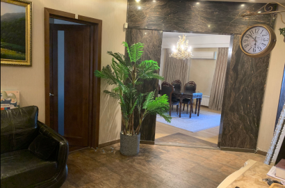 იყიდება ახალი გარემონტებული 5 ოთახიანი ბინა