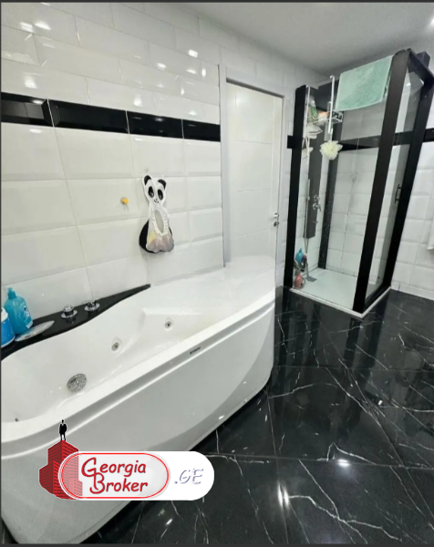 იყიდება ახალი გარემონტებული 4 ოთახიანი ბინა