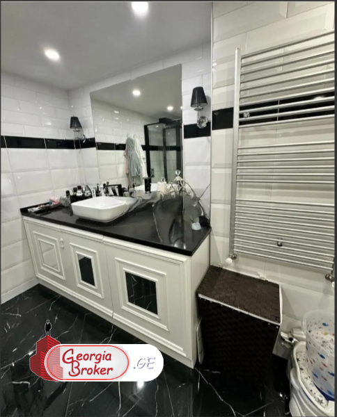 იყიდება ახალი გარემონტებული 4 ოთახიანი ბინა