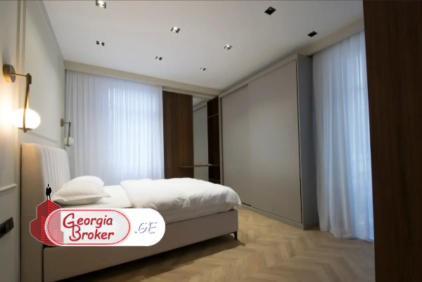 продается квартира с новым ремонтом 3-комнаты