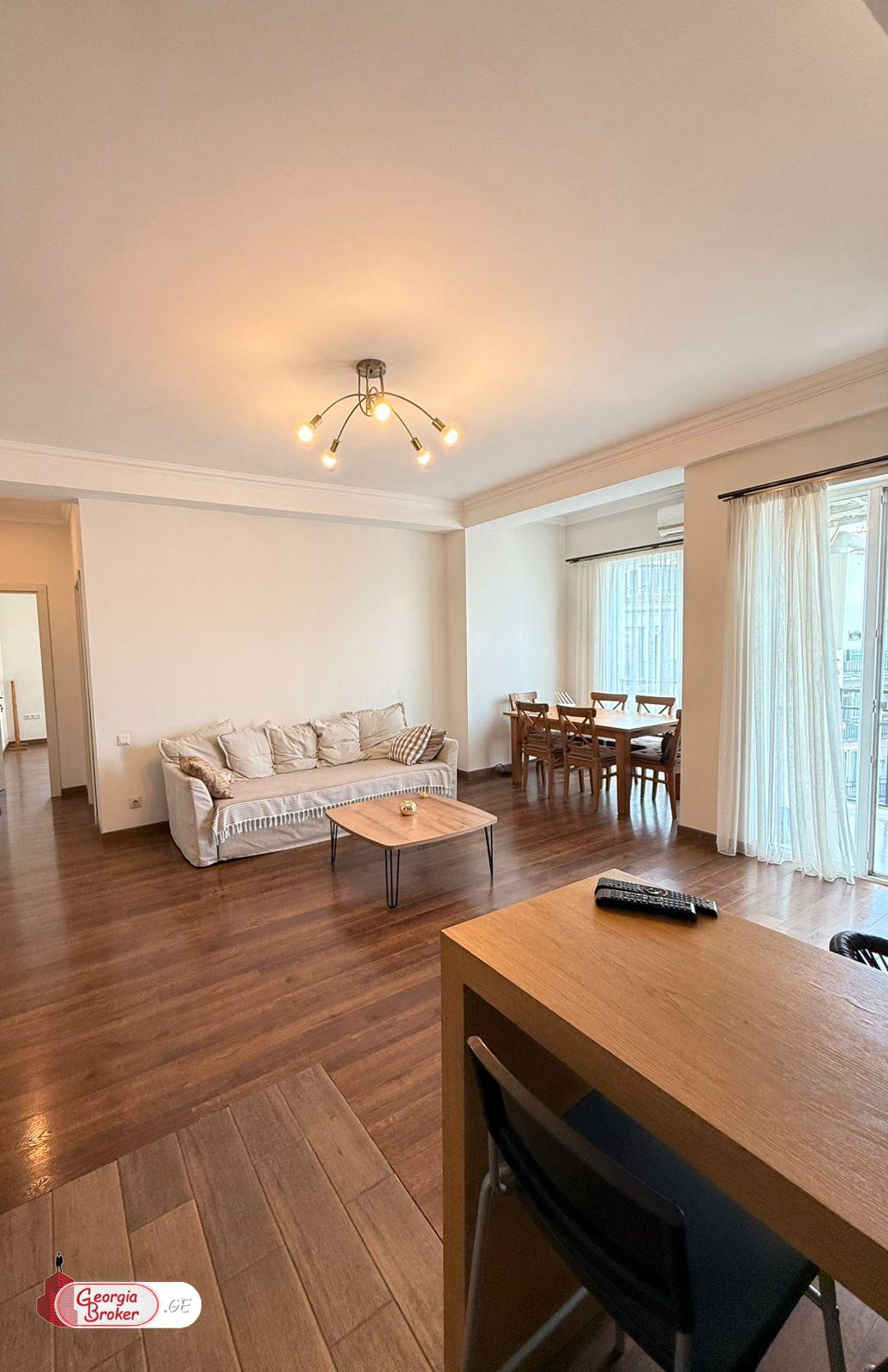 продается квартира с новым ремонтом 3-комнаты