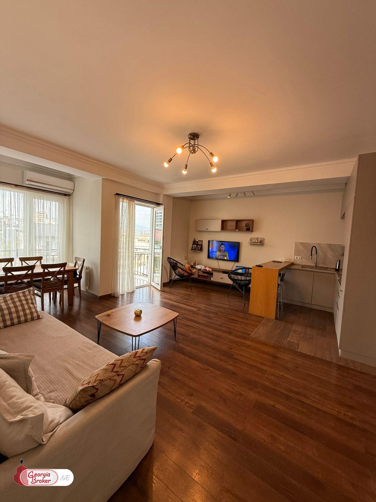 продается квартира с новым ремонтом 3-комнаты