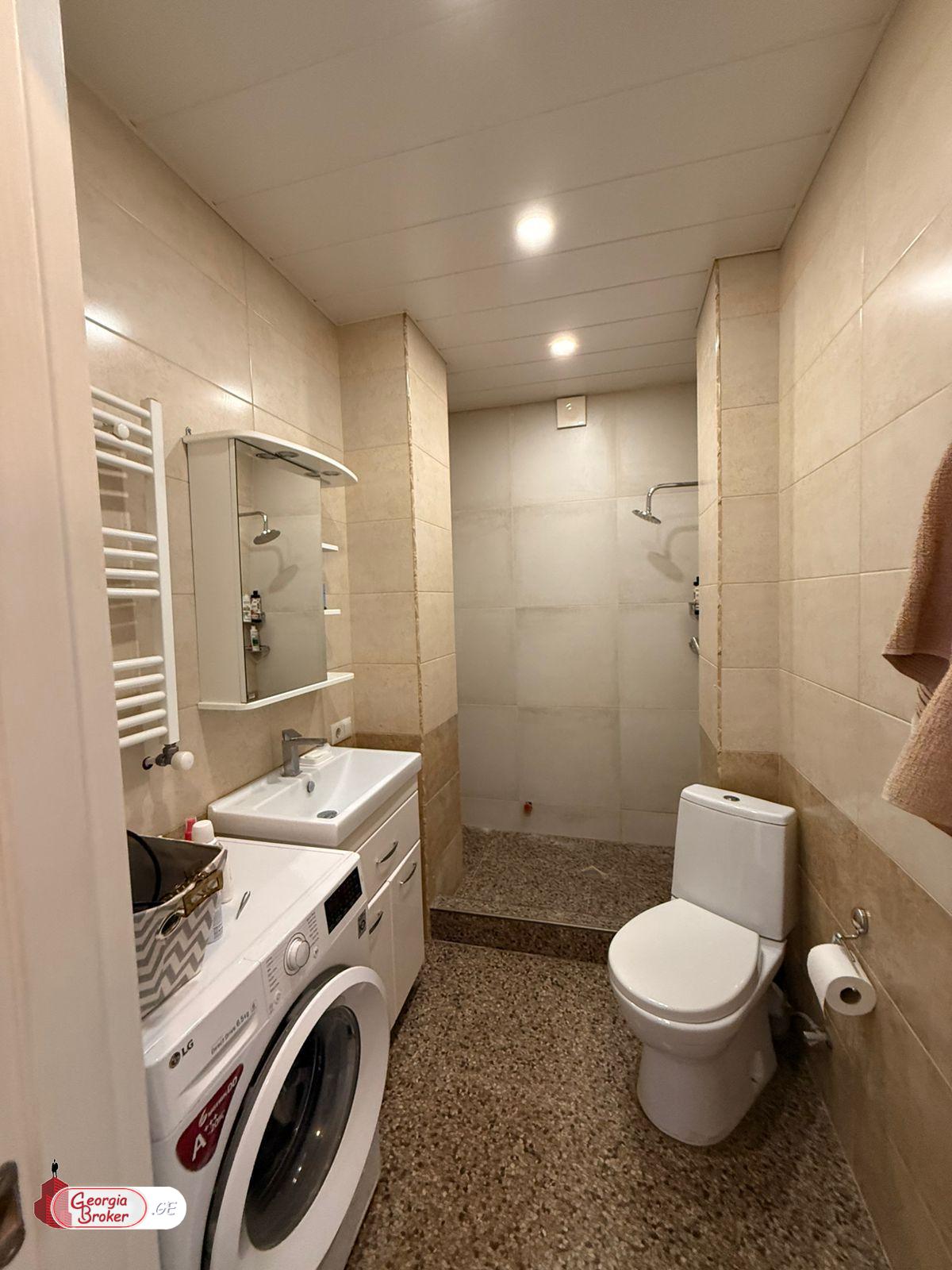 продается квартира с новым ремонтом 3-комнаты