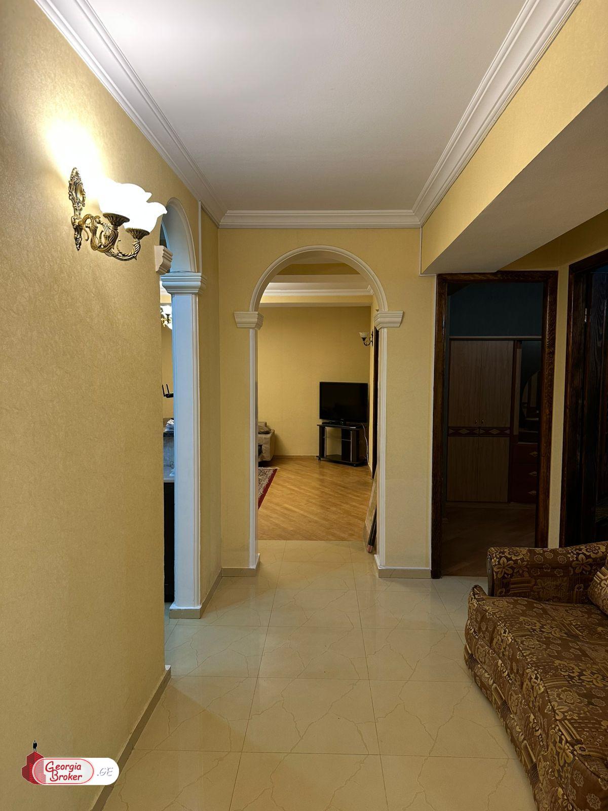 იყიდება ახალი გარემონტებული 4 ოთახიანი ბინა