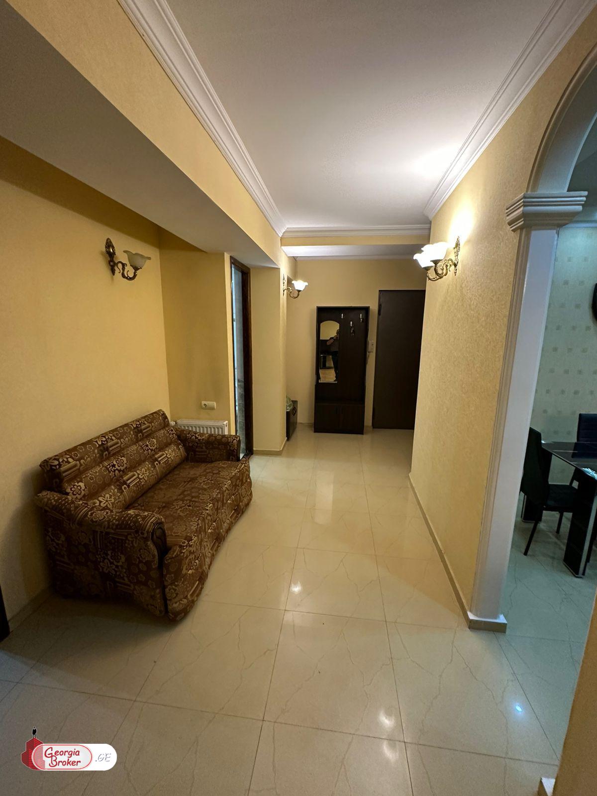 იყიდება ახალი გარემონტებული 4 ოთახიანი ბინა