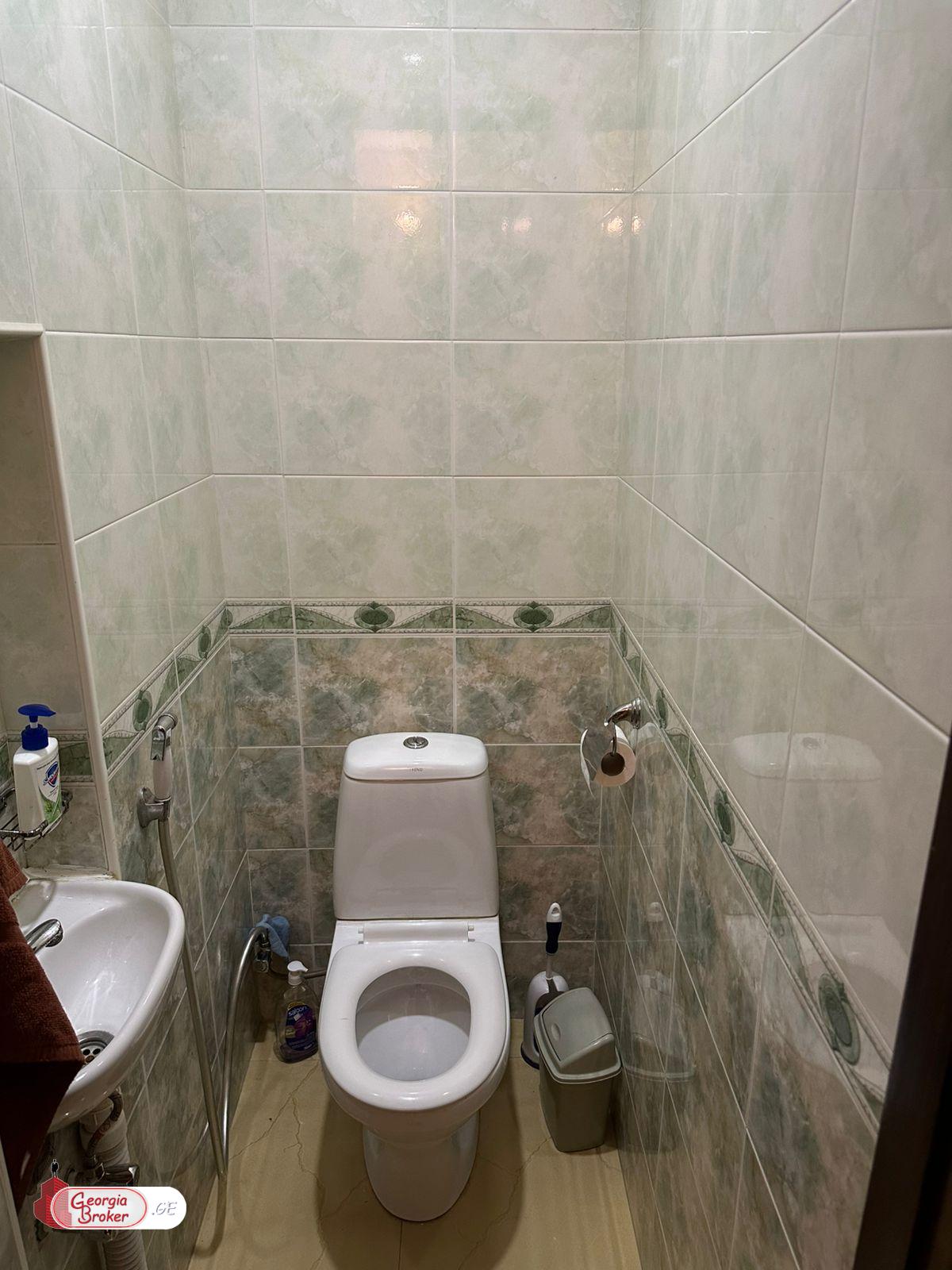 იყიდება ახალი გარემონტებული 4 ოთახიანი ბინა