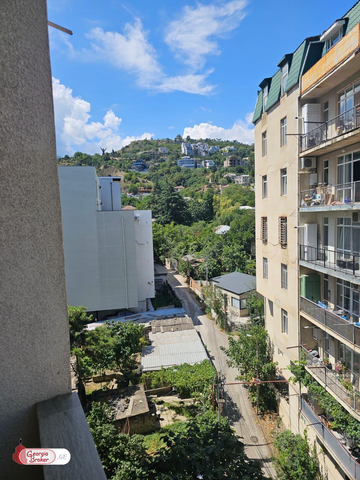 იყიდება ახალი გარემონტებული 3 ოთახიანი ბინა