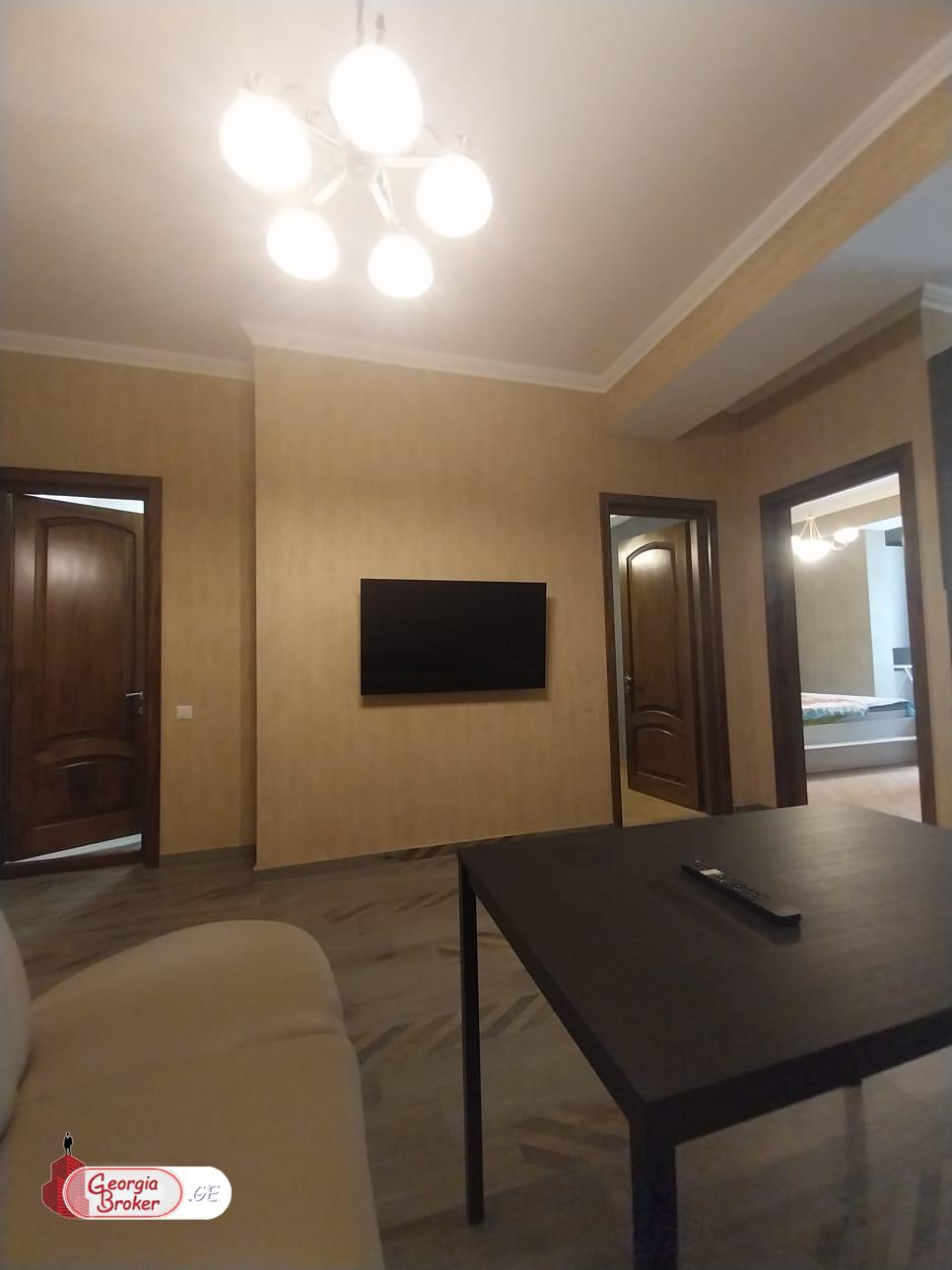 იყიდება ახალი გარემონტებული 3 ოთახიანი ბინა