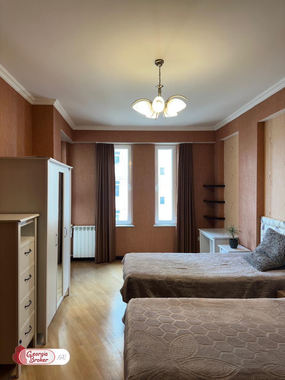 იყიდება ახალი გარემონტებული 4 ოთახიანი ბინა