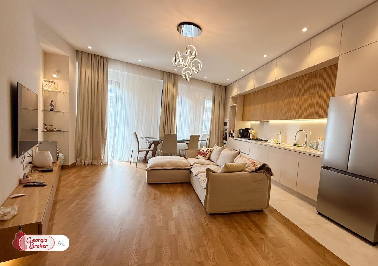 продается квартира с новым ремонтом 3-комнаты