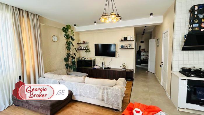 nearly repaired 3-room apartment for sale