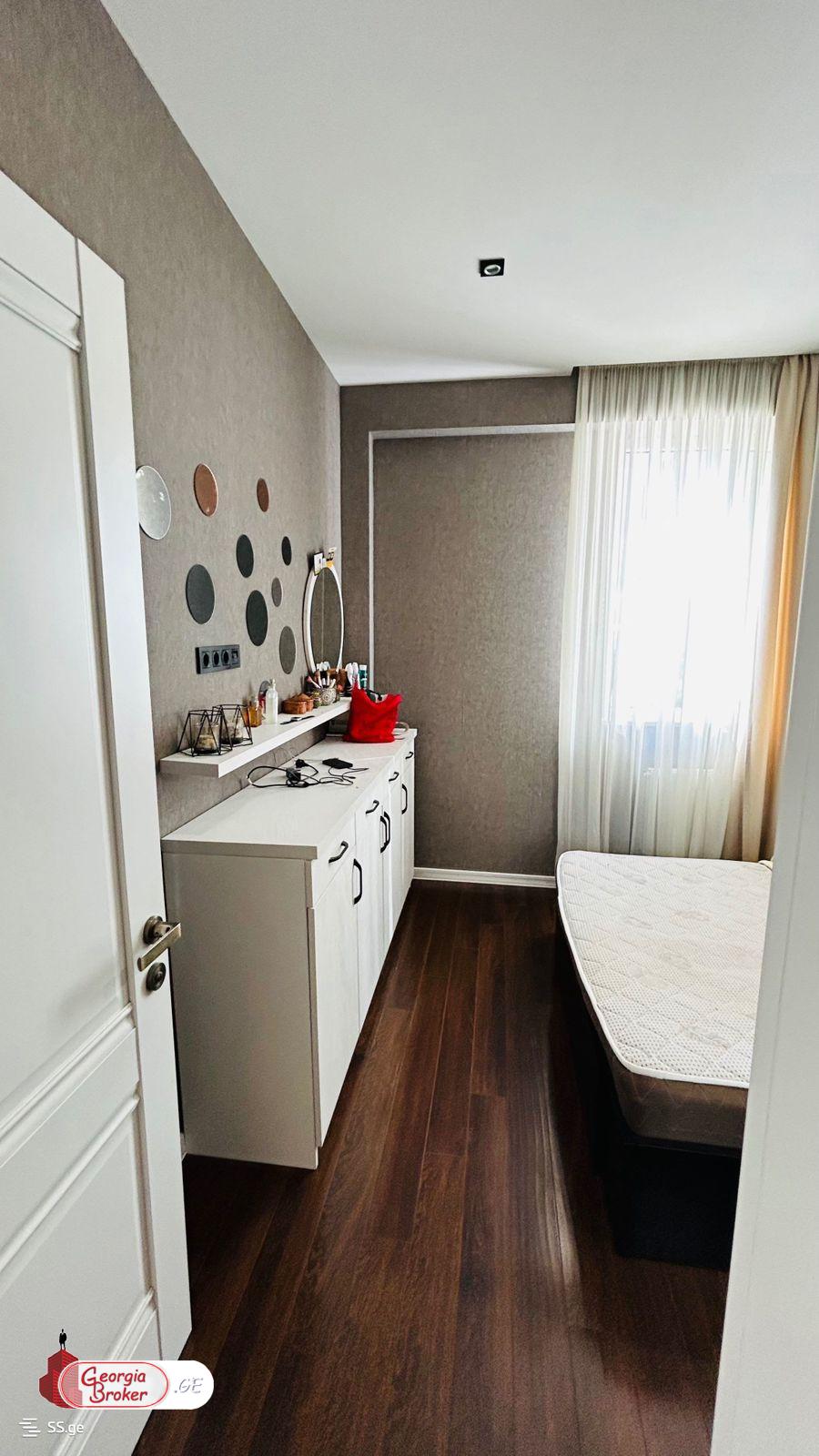 nearly repaired 3-room apartment for sale