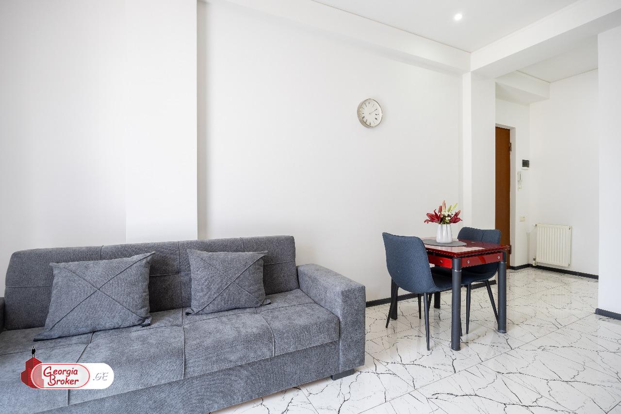 იყიდება ახალი გარემონტებული 2 ოთახიანი ბინა