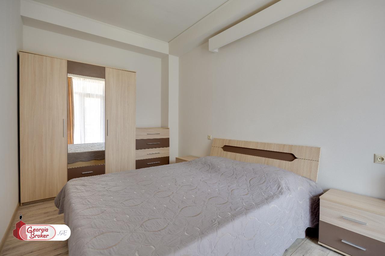 იყიდება ახალი გარემონტებული 2 ოთახიანი ბინა