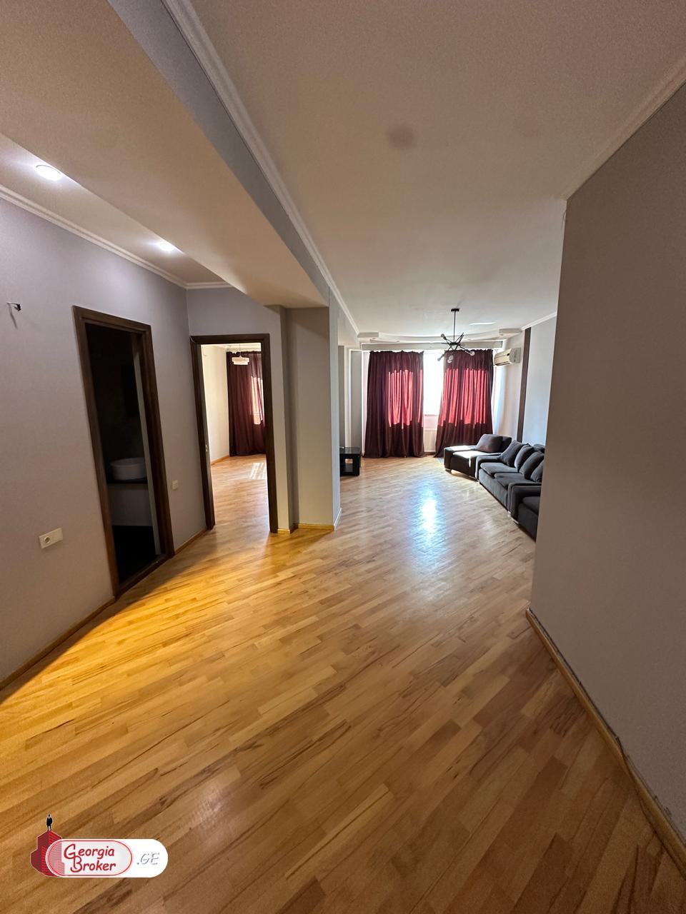 продается квартира с новым ремонтом 3-комнаты