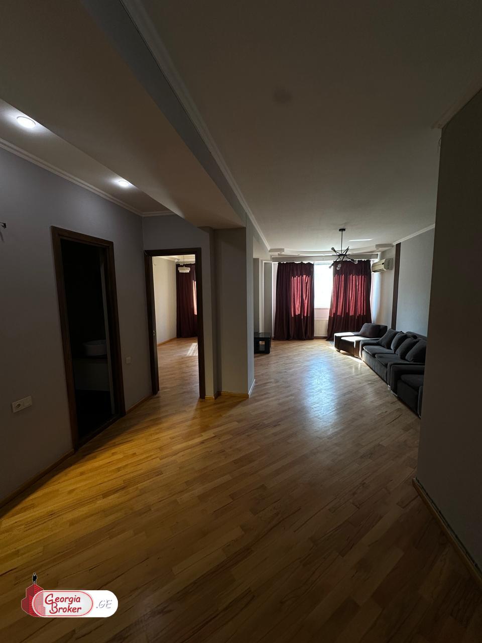 продается квартира с новым ремонтом 3-комнаты