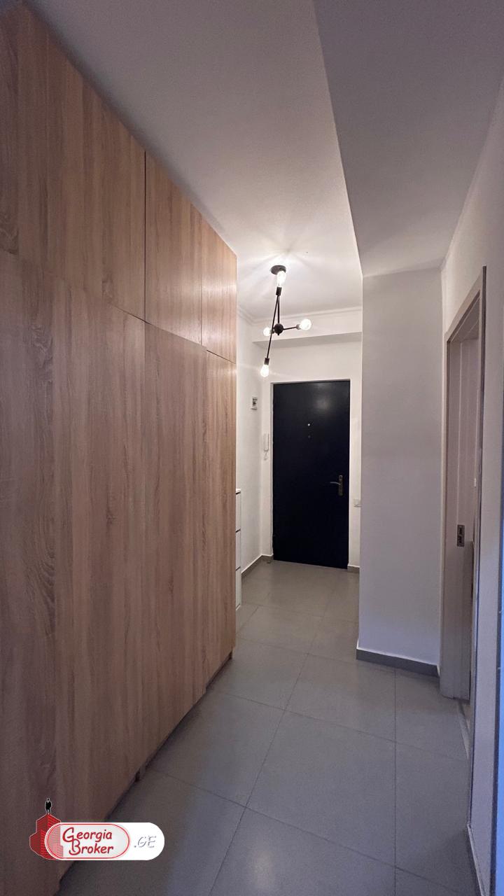 იყიდება ახალი გარემონტებული 3 ოთახიანი ბინა