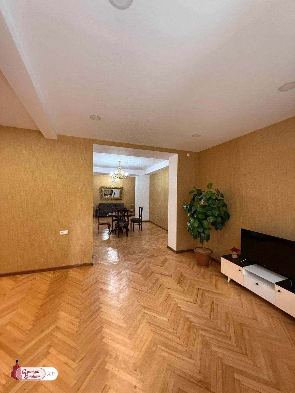 იყიდება ახალი გარემონტებული 4 ოთახიანი ბინა