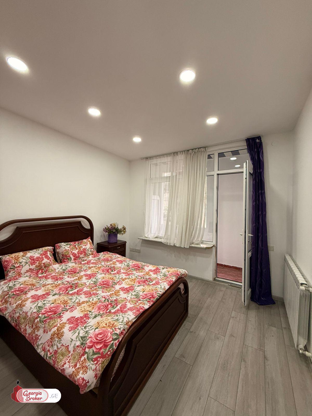 იყიდება ახალი გარემონტებული 4 ოთახიანი ბინა